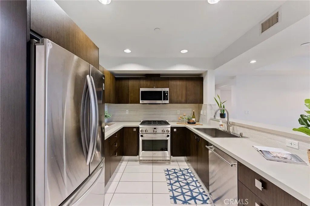 Condo in West Hollywood, California, United States 5 - 17828675