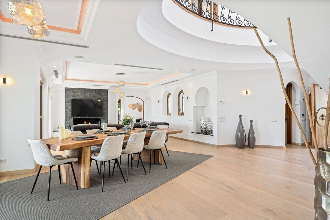 Villa in Estepona, Andalusia, Spain 5 - 14702477