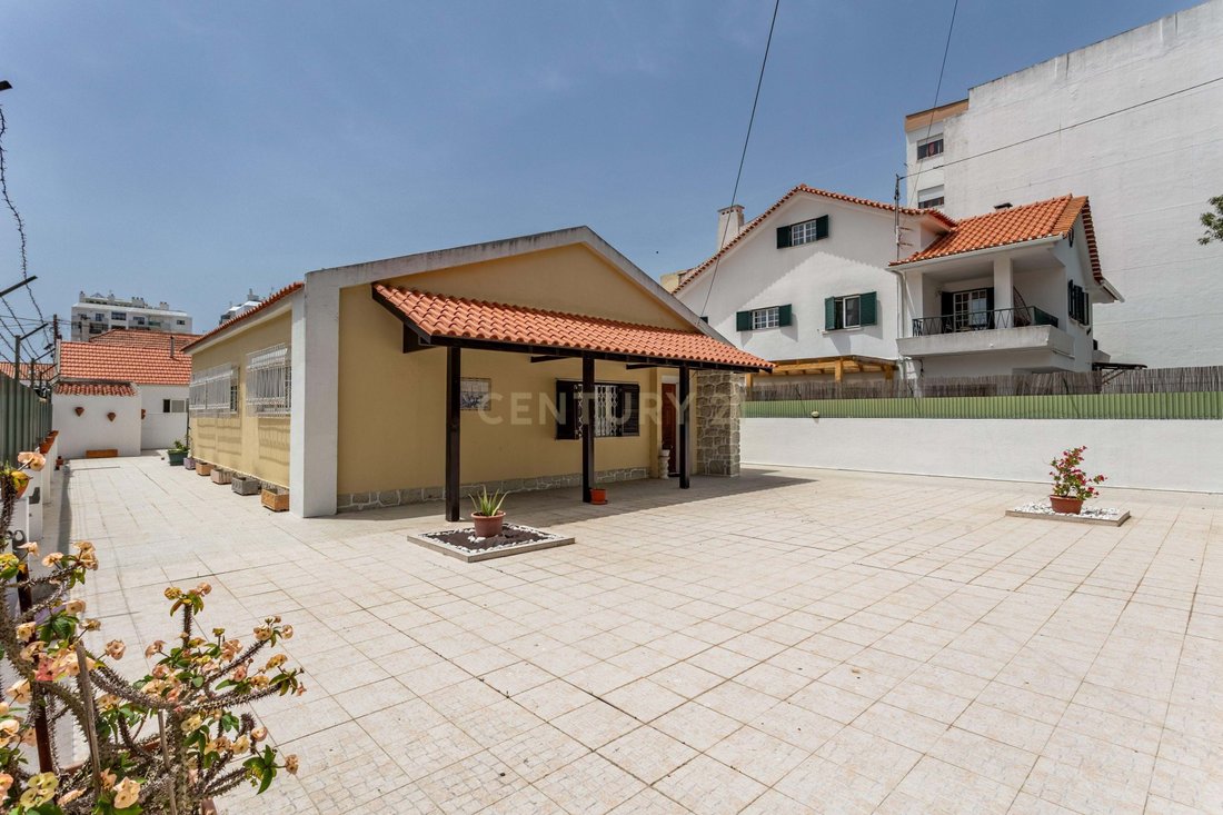 Villa in Costa da Caparica, Setubal, Portugal 1 - 17897018