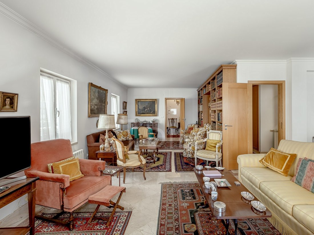 House in Paco de Arcos, Lisbon, Portugal 2 - 18038772