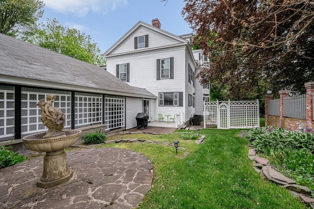 House in Lowell, Massachusetts, United States 5 - 18045592