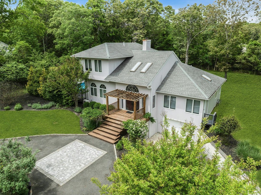 Hampton Bays, New York, United States 2 - 17756387