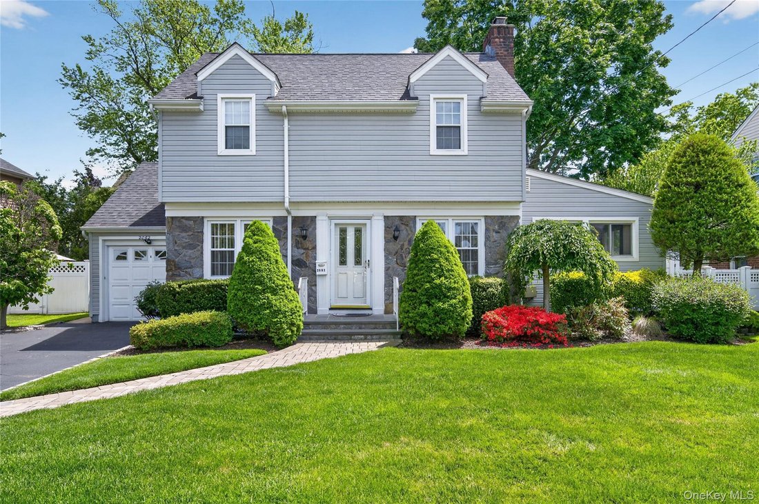 House in Merrick, New York, United States 1 - 18039938