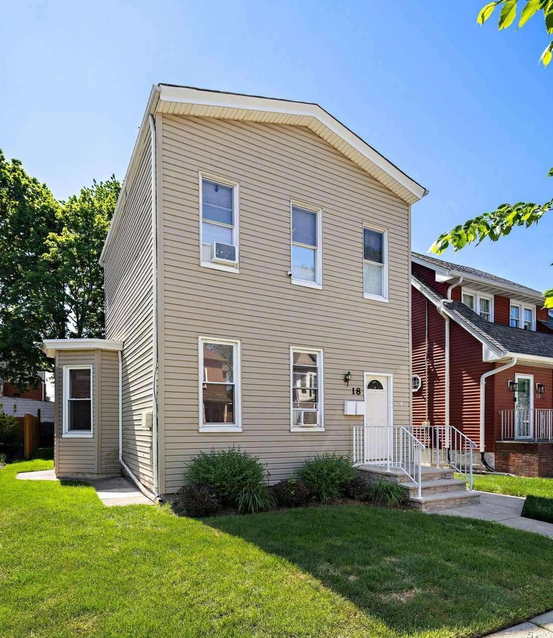 Townhouse in East Rutherford, New Jersey, United States 1 - 18041064