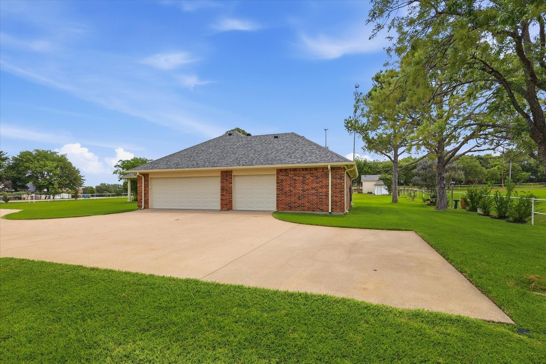 House in Lewisville, Texas, United States 3 - 18045464