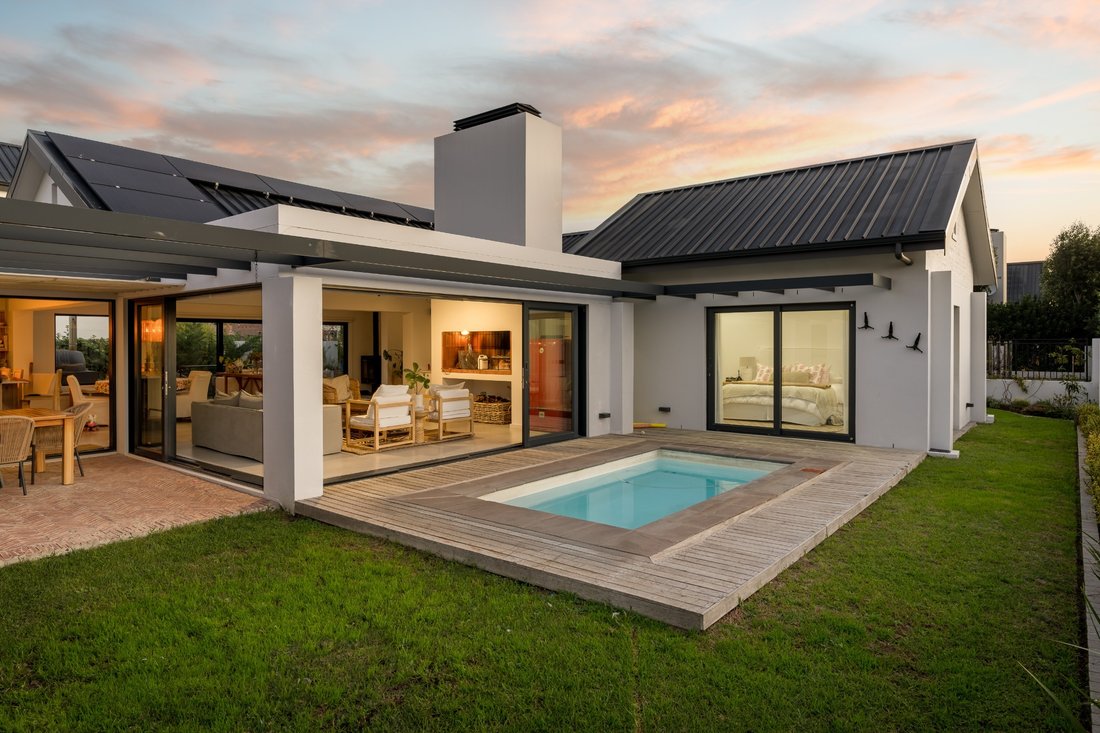 House in Paarl, Western Cape, South Africa 1 - 18042736