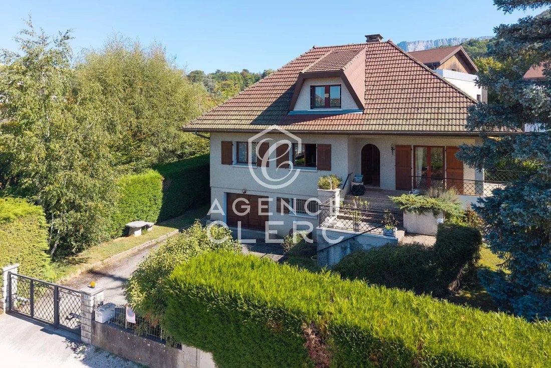Villa a Annecy-le-Vieux, Annecy, Francia 1 - 16307739