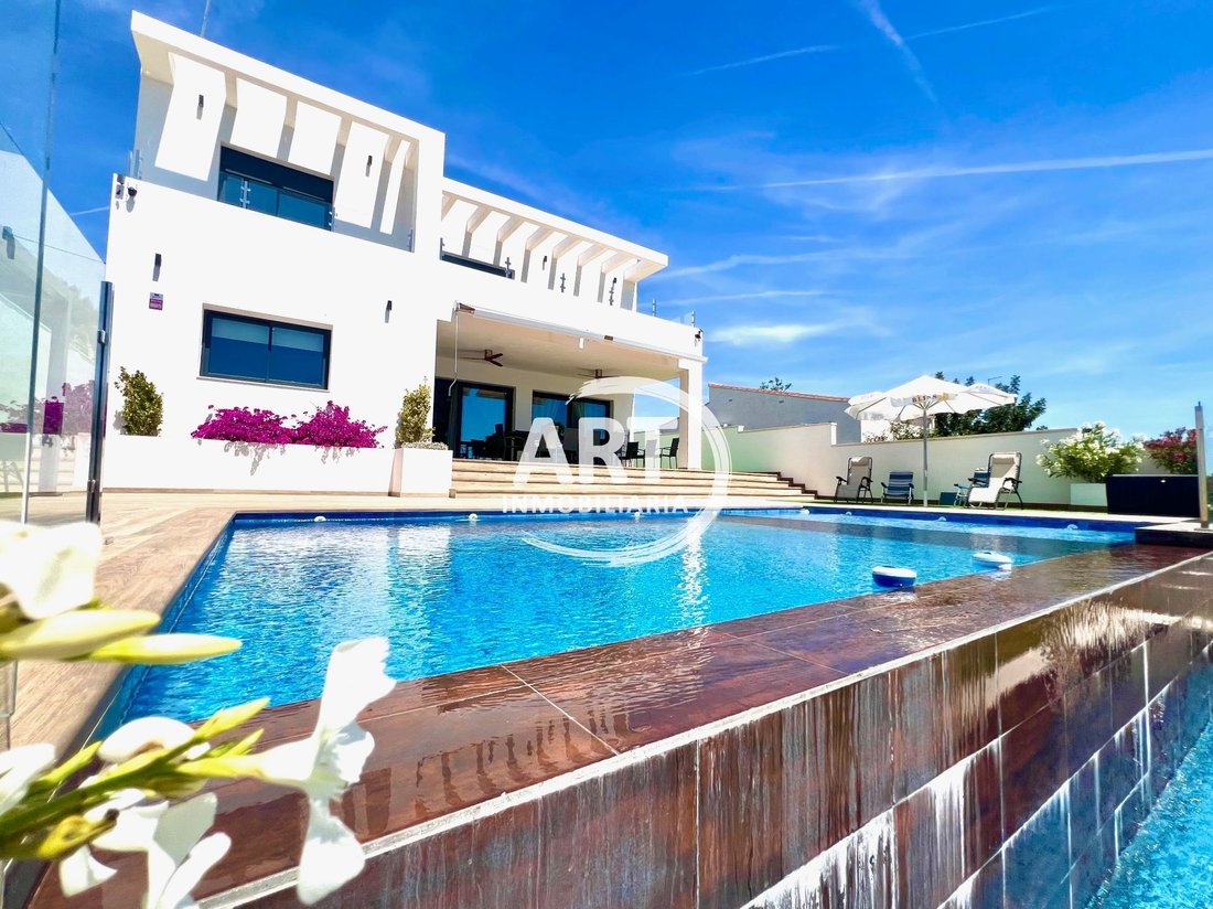 Chalet in San Antonio de Benageber, Valencian Community, Spain 1 - 18040486
