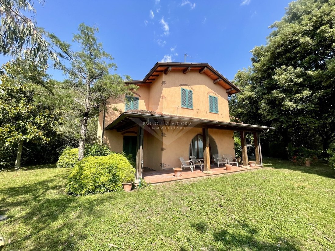 Villa in Pietrasanta, Tuscany, Italy 1 - 18048138