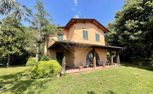 Villa in Pietrasanta, Toskana, Italien 1
