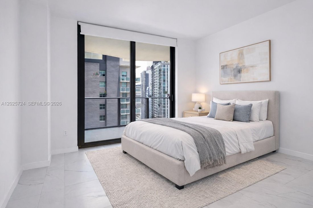Condo in Miami, Florida, United States 3 - 18041419