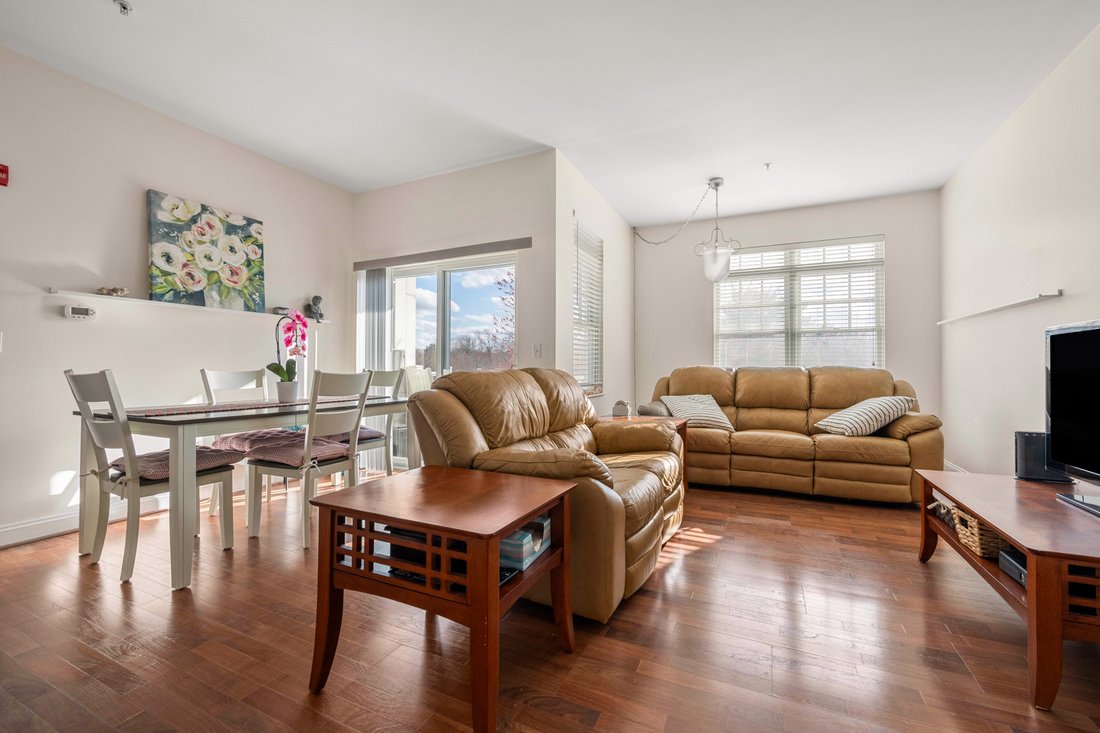 Condo in Braintree, Massachusetts, United States 5 - 18035558