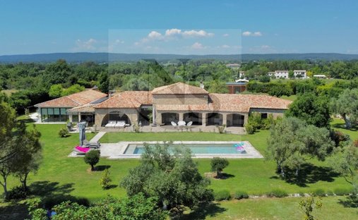 Villa in Plateau de Puyricard-La Trévaresse, Aix-en-Provence, France 1