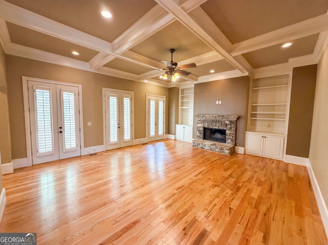 House in Suwanee, Georgia, United States 3 - 18041975