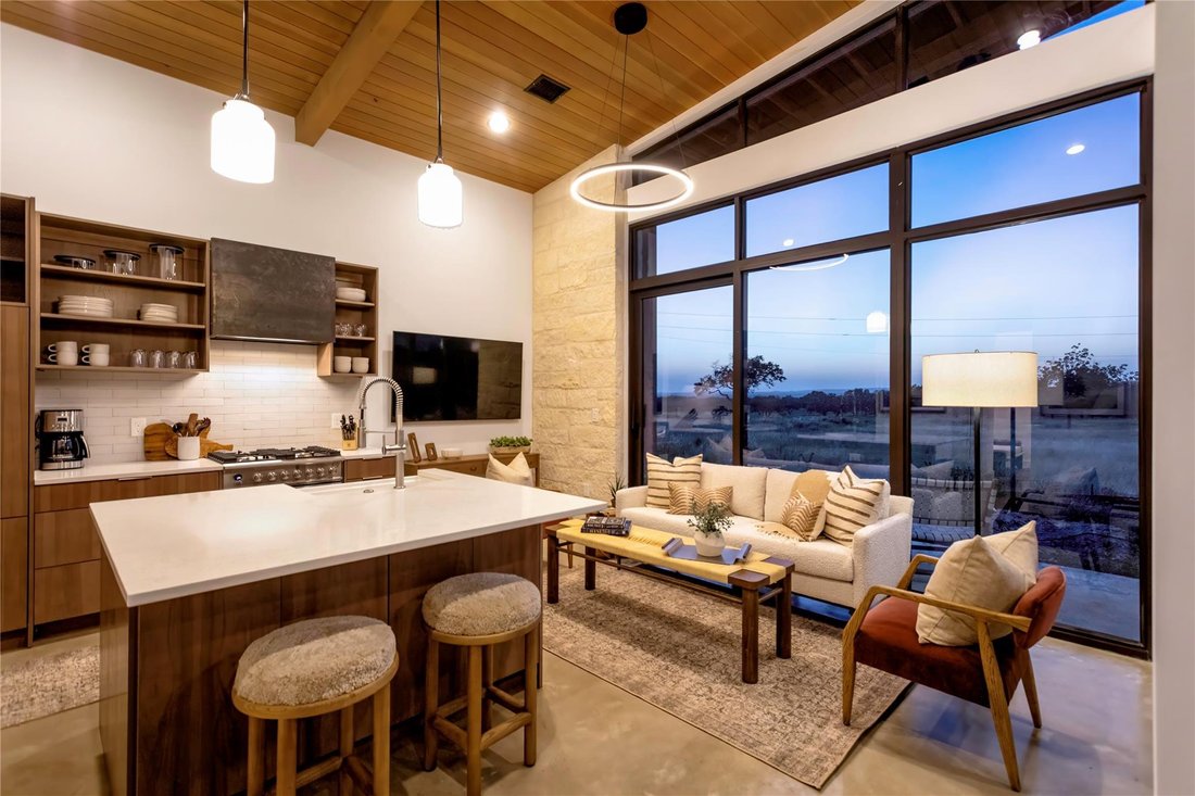 Condo in Hye, Texas, United States 1 - 18046622