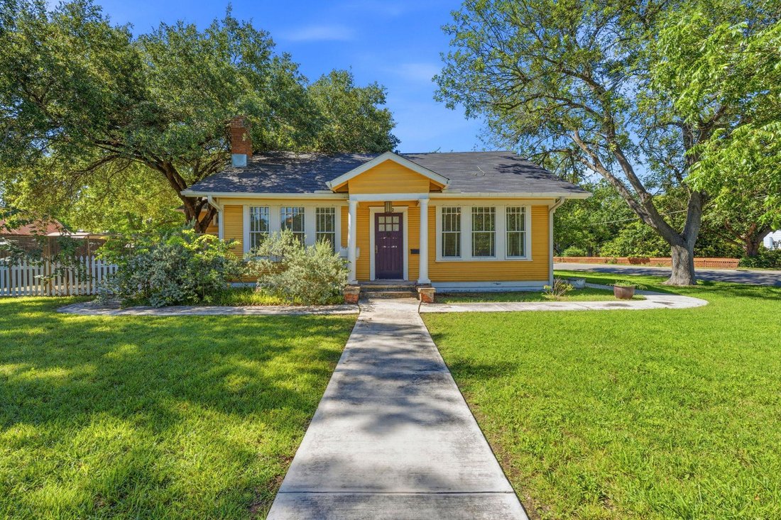 House in Lockhart, Texas, United States 1 - 18048365
