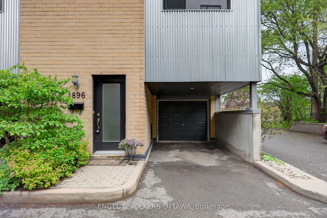 House in Ottawa, Ontario, Canada 2 - 18042630
