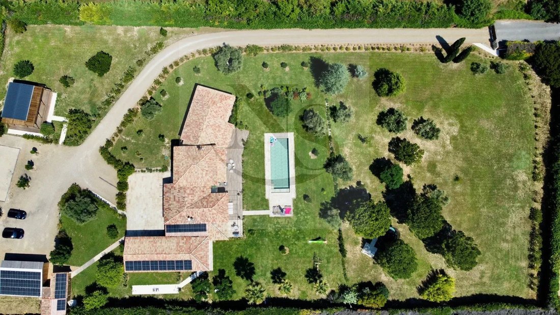 Villa in Plateau de Puyricard-La Trévaresse, Aix-en-Provence, France 3 - 18038309