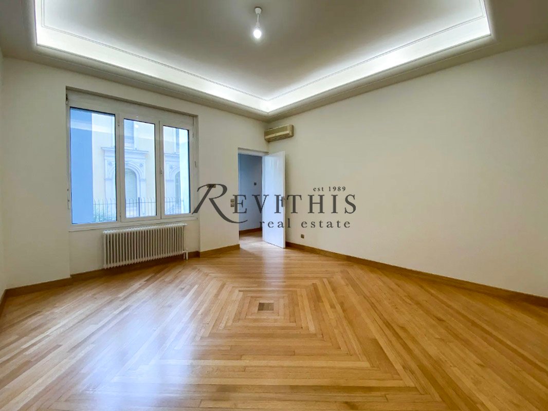Apartment in Sunoikia Kolonakiou, 1st District of Athens, Athens 5 - 18037465