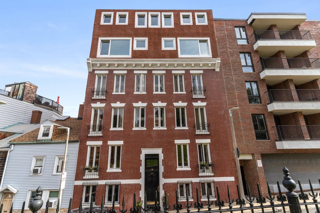 Condo in Boston, Massachusetts, United States 1 - 18045001