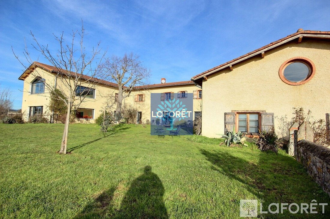 Villa in Saint-Germain-Laval, Auvergne-Rhône-Alpes, France 1 - 17670897