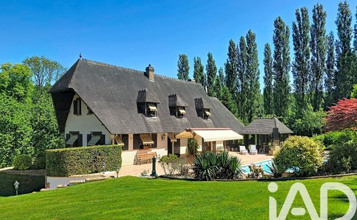 House in Saint-Germain-de-Pasquier, Normandy, France 1