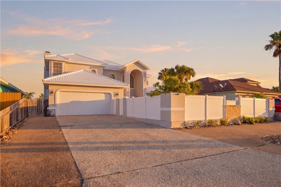 House in Corpus Christi, Texas, United States 1 - 16537421