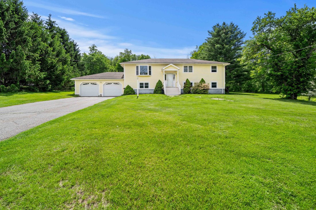 House in Methuen, Massachusetts, United States 2 - 18039465