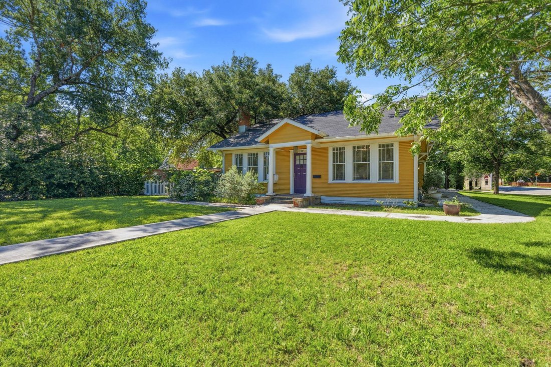 House in Lockhart, Texas, United States 2 - 18048365