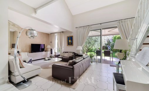 House in Mare Adam, Chaville, France 1