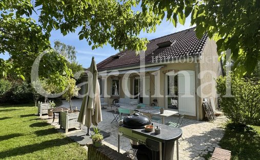 Haus in Le Parc et la Tuilerie, Noisy-le-Roi, Frankreich 1