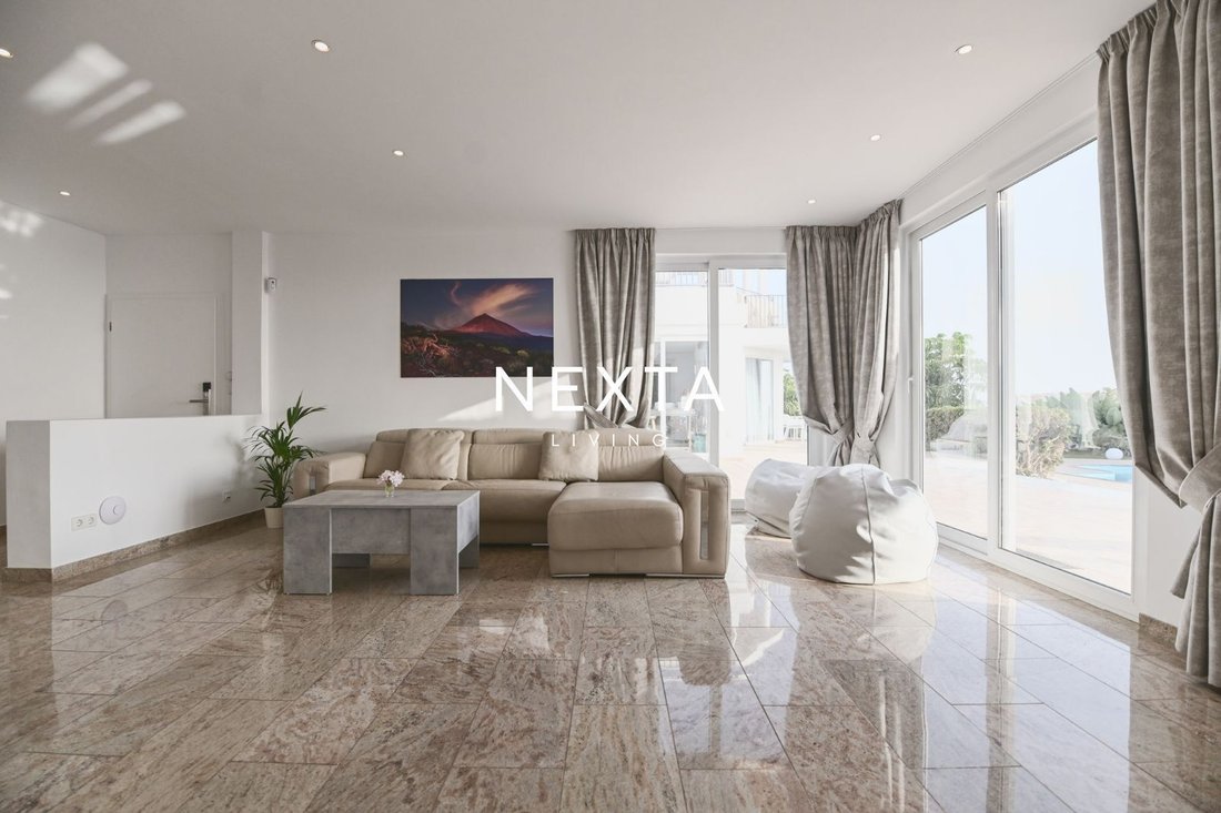 Villa in Salud-La Salle, Santa Cruz De Tenerife, Spain 3 - 18036217