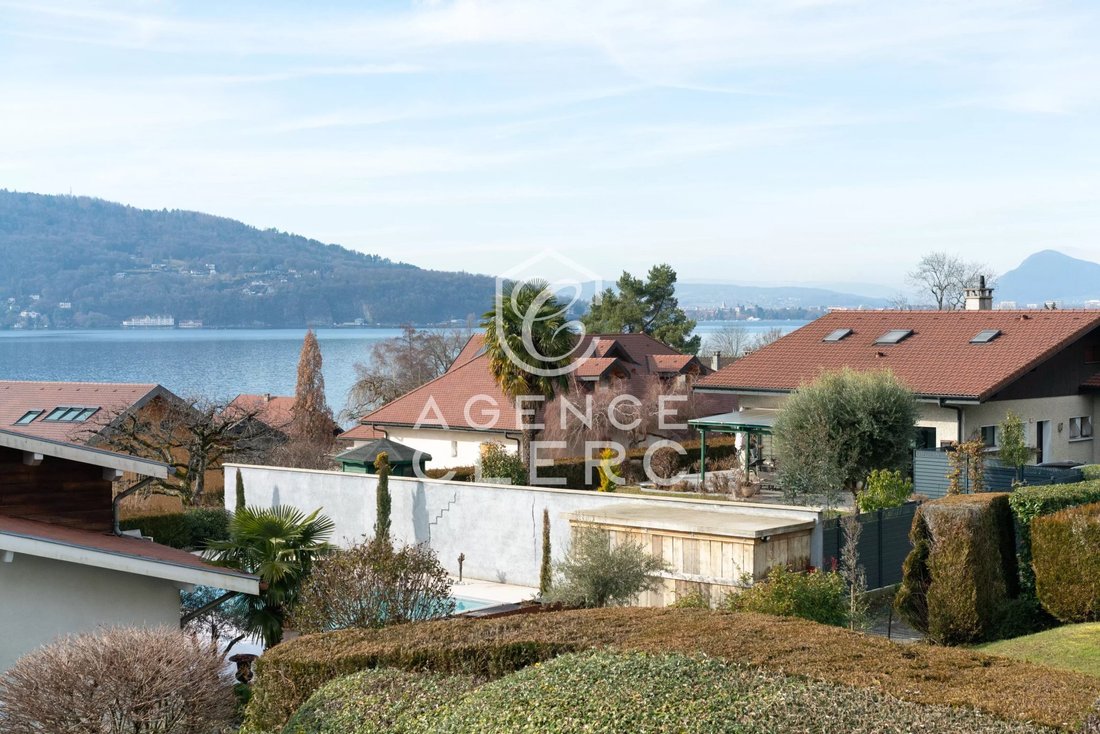 Villa in Veyrier-du-Lac, Auvergne-Rhône-Alpes, France 2 - 17725727