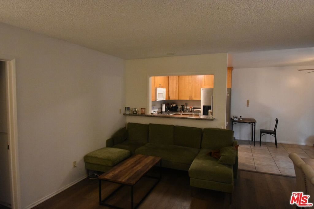 Glendale, California, United States 4 - 18044140