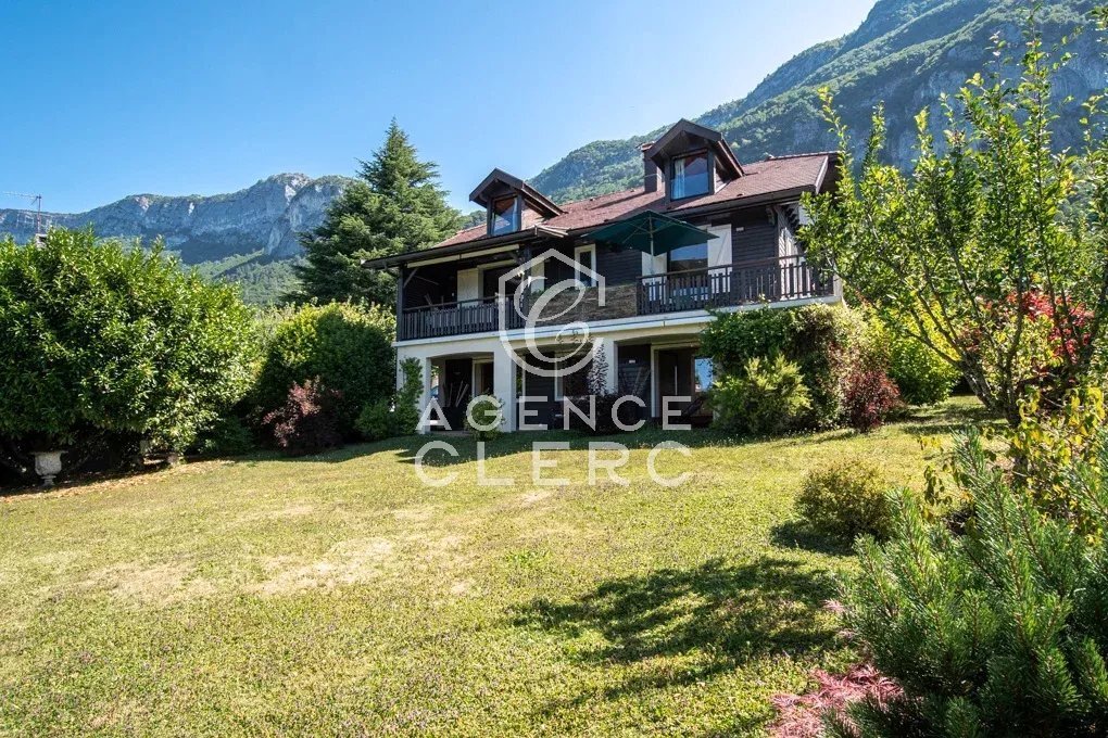 Villa in Veyrier-du-Lac, Auvergne-Rhône-Alpes, France 1 - 17124286
