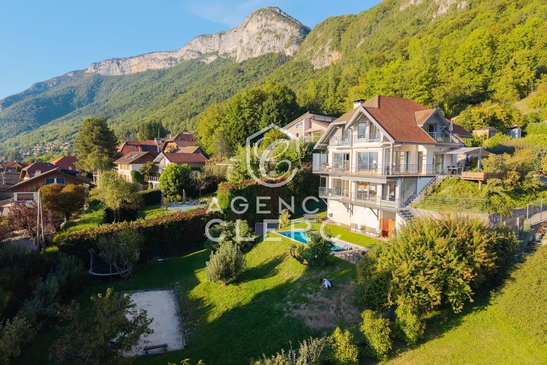 Villa in Veyrier-du-Lac, Auvergne-Rhône-Alpes, France 2 - 15221830