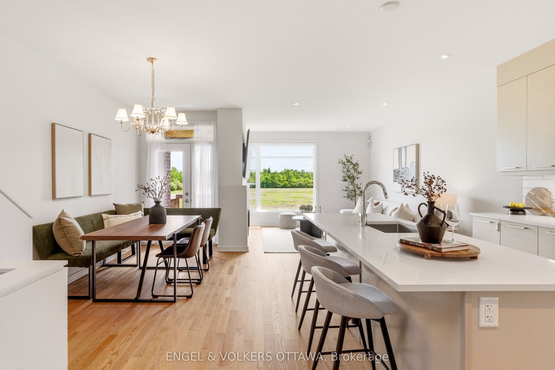 House in Ottawa, Ontario, Canada 5 - 18048845