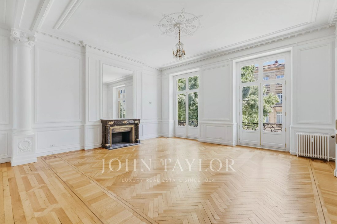 Apartment in Hôtel de Ville-Quinconce-Saint Seurin-Fondaudège, Bordeaux, France 1 - 18038571