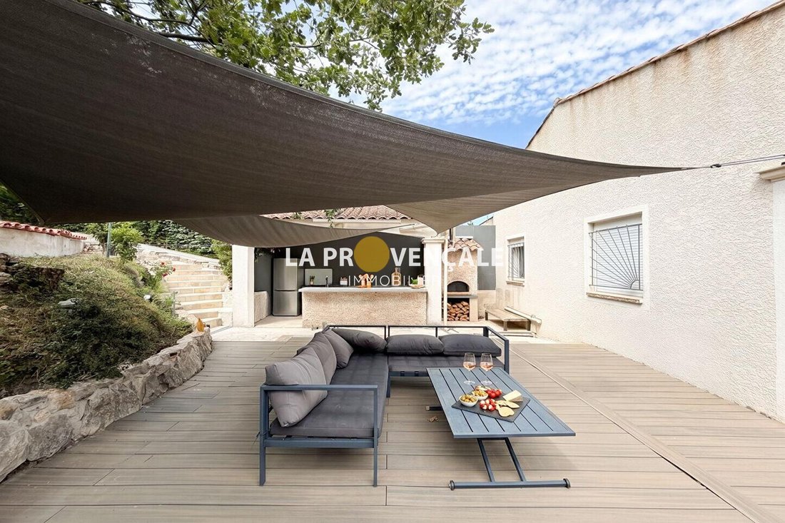 Villa in Hameau, Simiane-Collongue, France 2 - 18045004