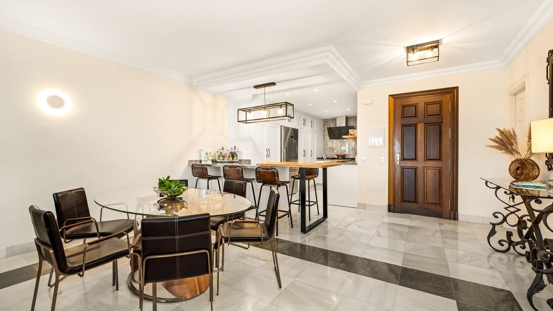 Apartment in Benahavis, Andalusia, Spain 5 - 18040272