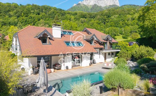Stadthaus in Menthon-Saint-Bernard, Auvergne-Rhone-Alpen, Frankreich 1