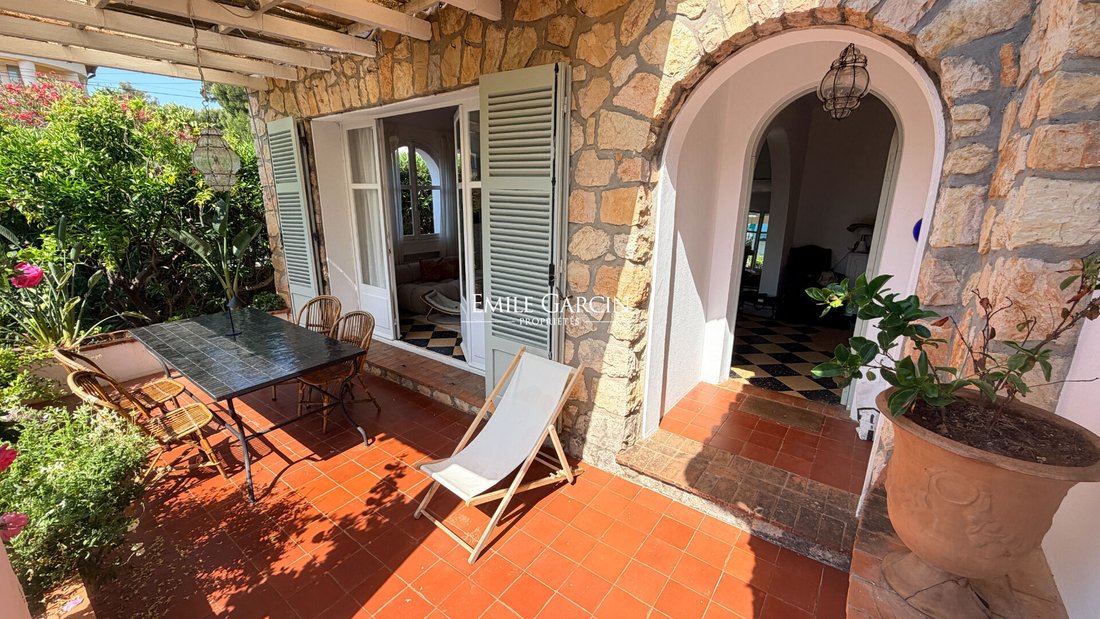 Villa in Fontmerle, Antibes, France 2 - 18039029