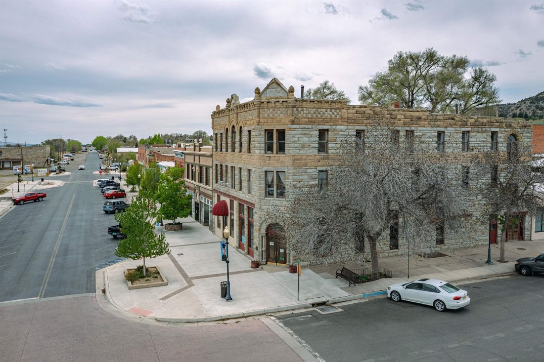 Raton, New Mexico, United States 4 - 18051922