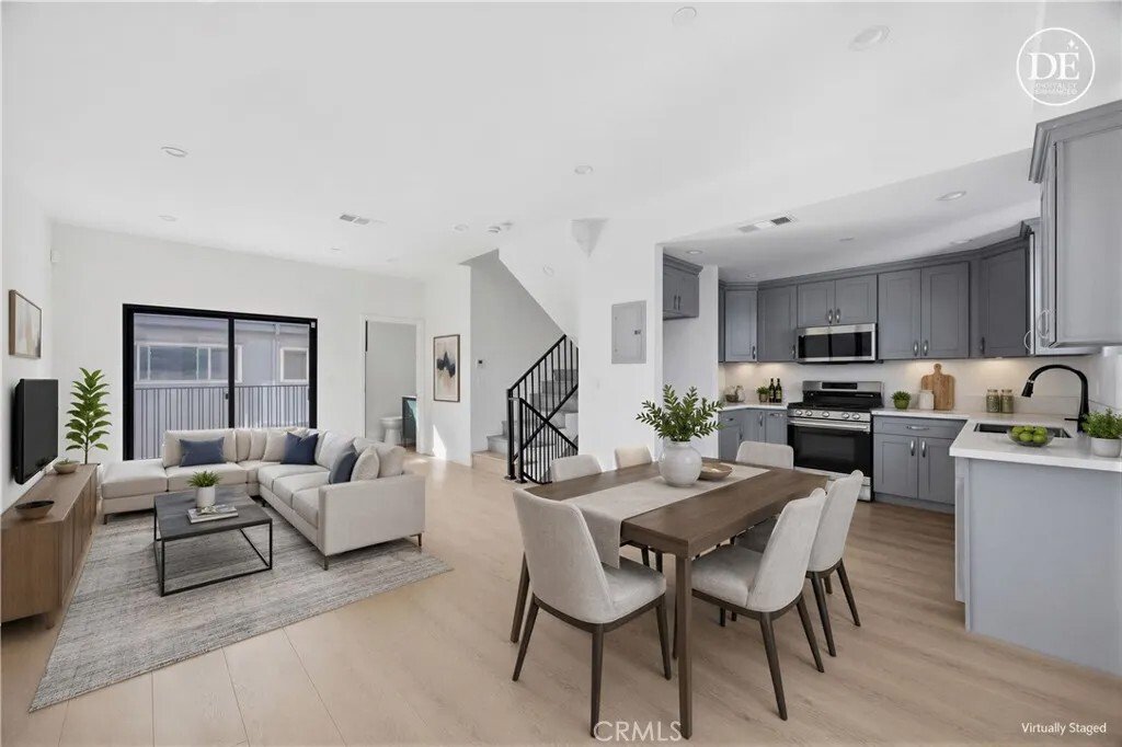 Condo in Los Angeles, California, United States 3 - 17307589
