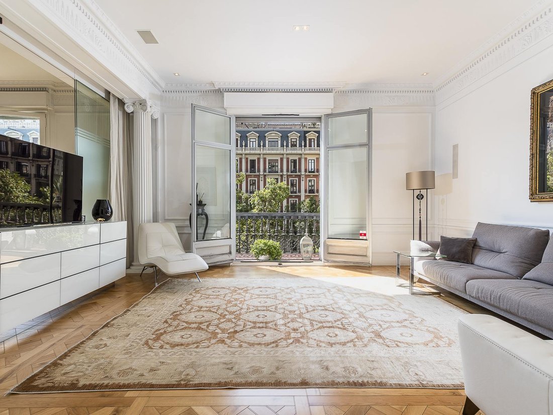 Apartment in Sarrià-Sant Gervasi, Barcelona, Spain 3 - 16084228