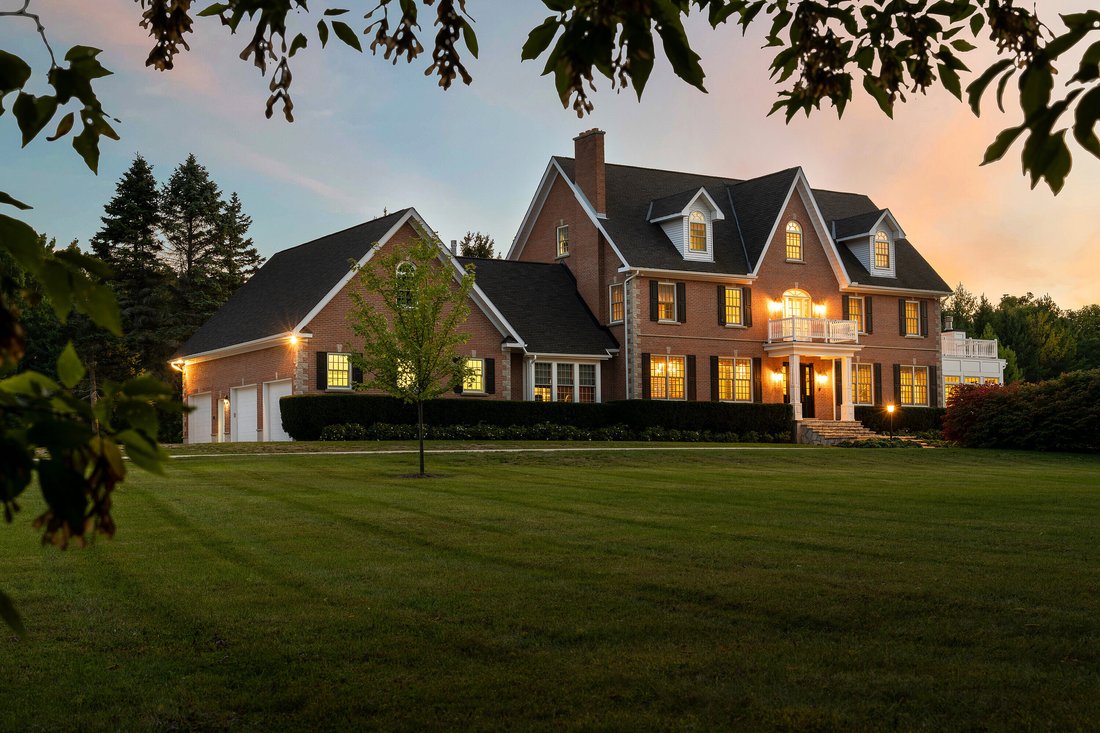 House in Collingwood, Ontario, Canada 1 - 18039629