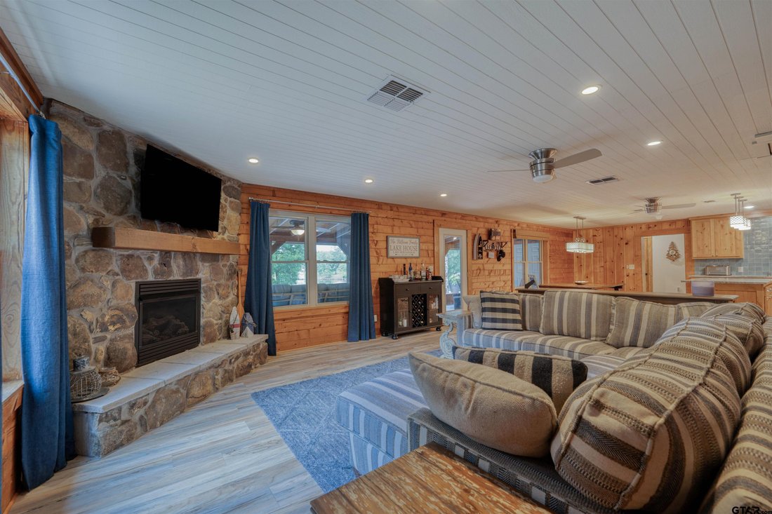 House in Pittsburg, Texas, United States 3 - 18046949