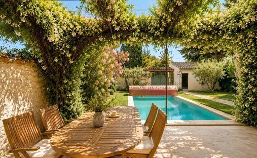 House in Saint-Rémy-de-Provence, Provence-Alpes-Côte d'Azur, France 1