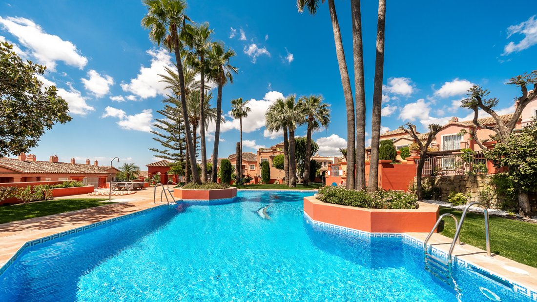 Apartment in Benahavis, Andalusia, Spain 2 - 18040272