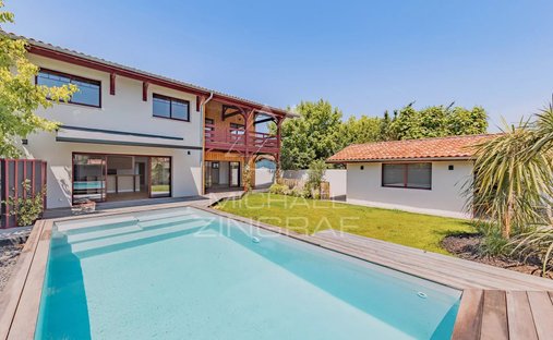 House in Aiguillon-Port, La Teste-de-Buch, France 1